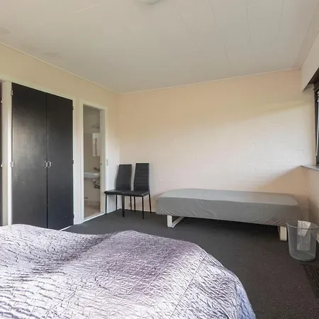 Feriehuset Brons Bed & Breakfast